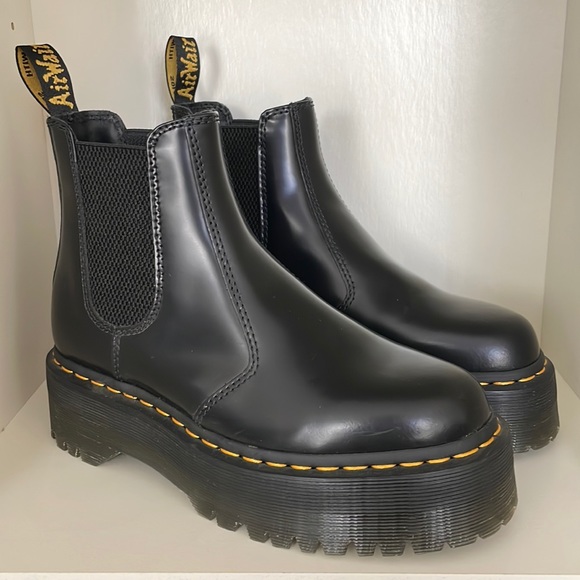 Dr. Martens Shoes - Dr. Martens 2976 Quad Platform Chelsea Boot in Black